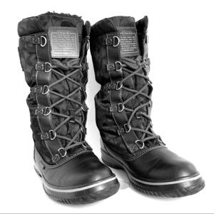 SOLD!! Coach Shaine Mid-Calf winter boot